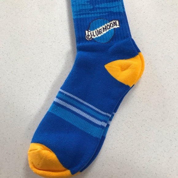 NWT Locale Blue Moon Beer Socks Blue OSFM Thick Heavy Warm - Picture 3 of 4